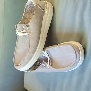 EUC Wendy Rise Hey Dudes